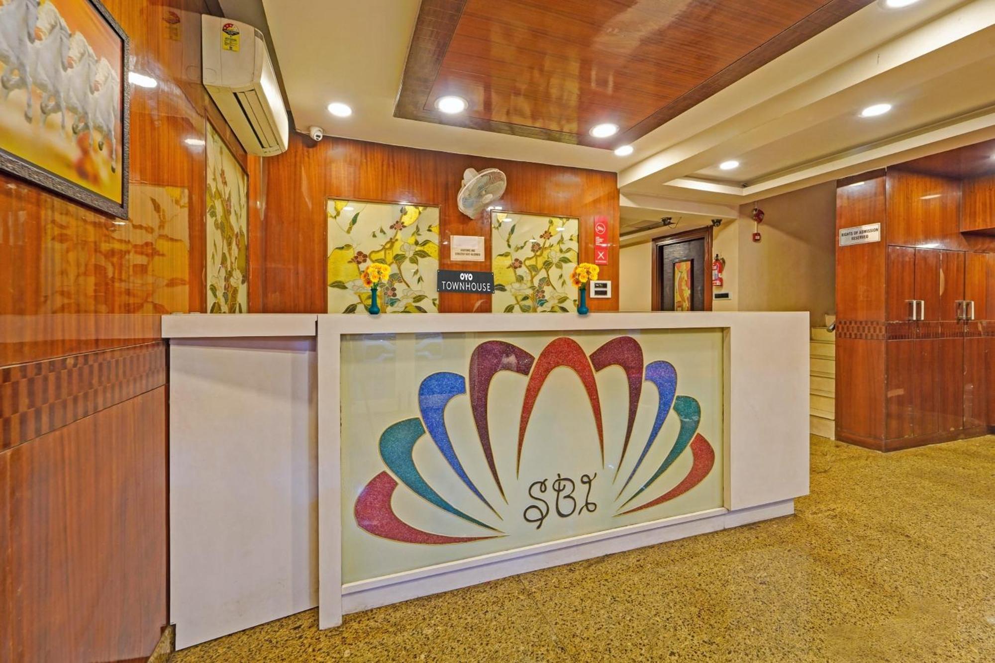 Townhouse Anna Salai Hotell Chennai Eksteriør bilde