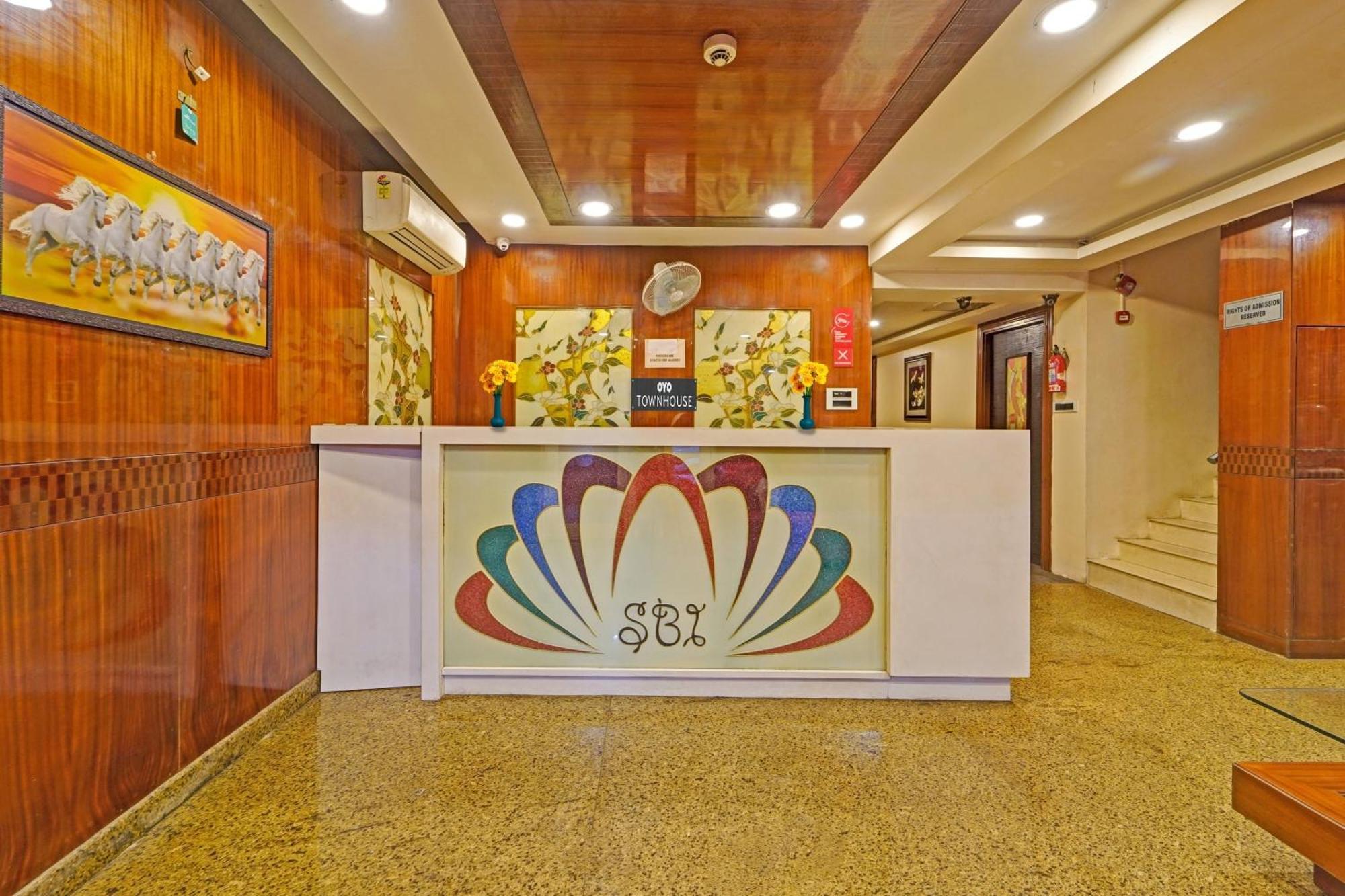 Townhouse Anna Salai Hotell Chennai Eksteriør bilde