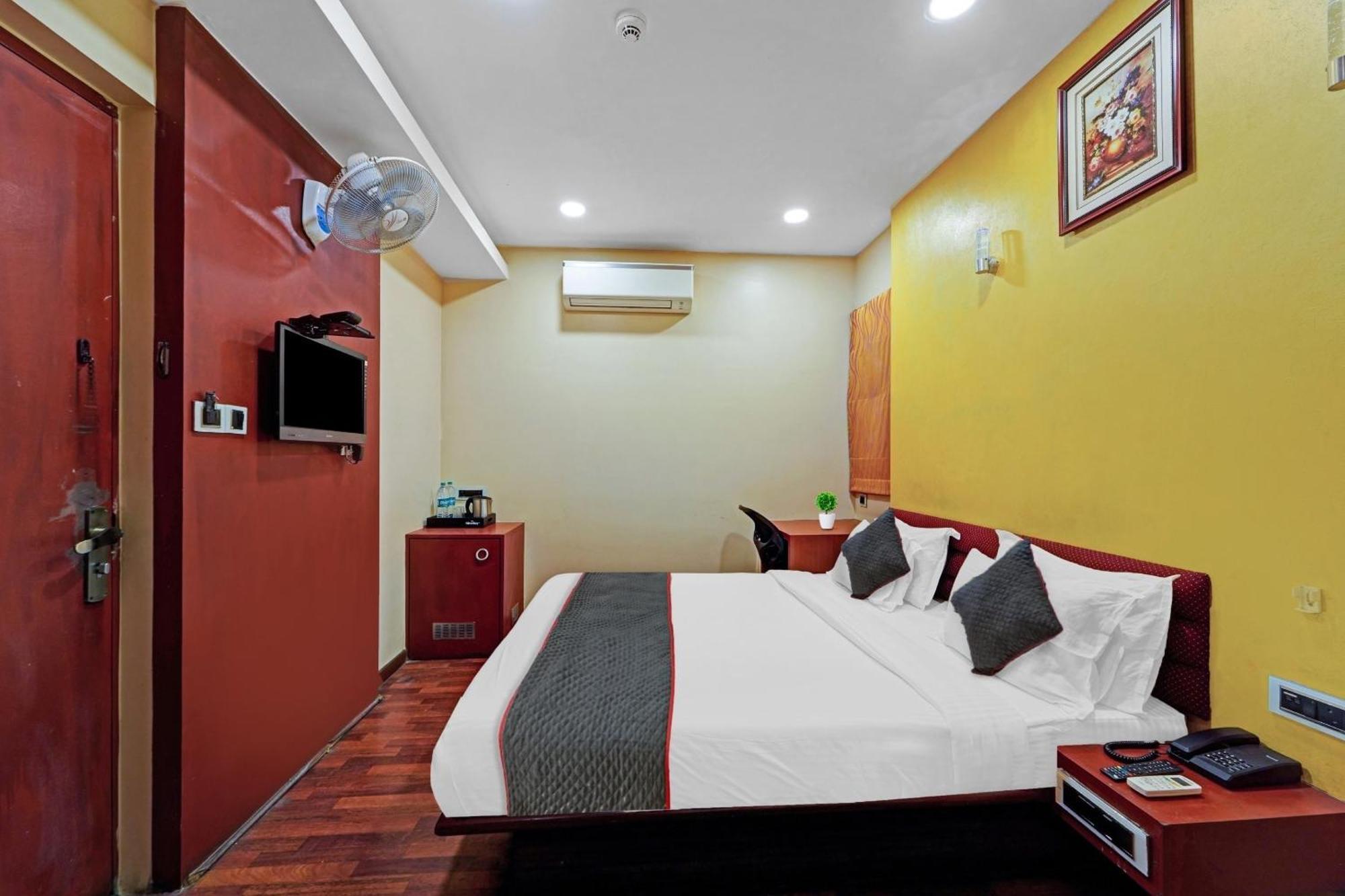 Townhouse Anna Salai Hotell Chennai Eksteriør bilde