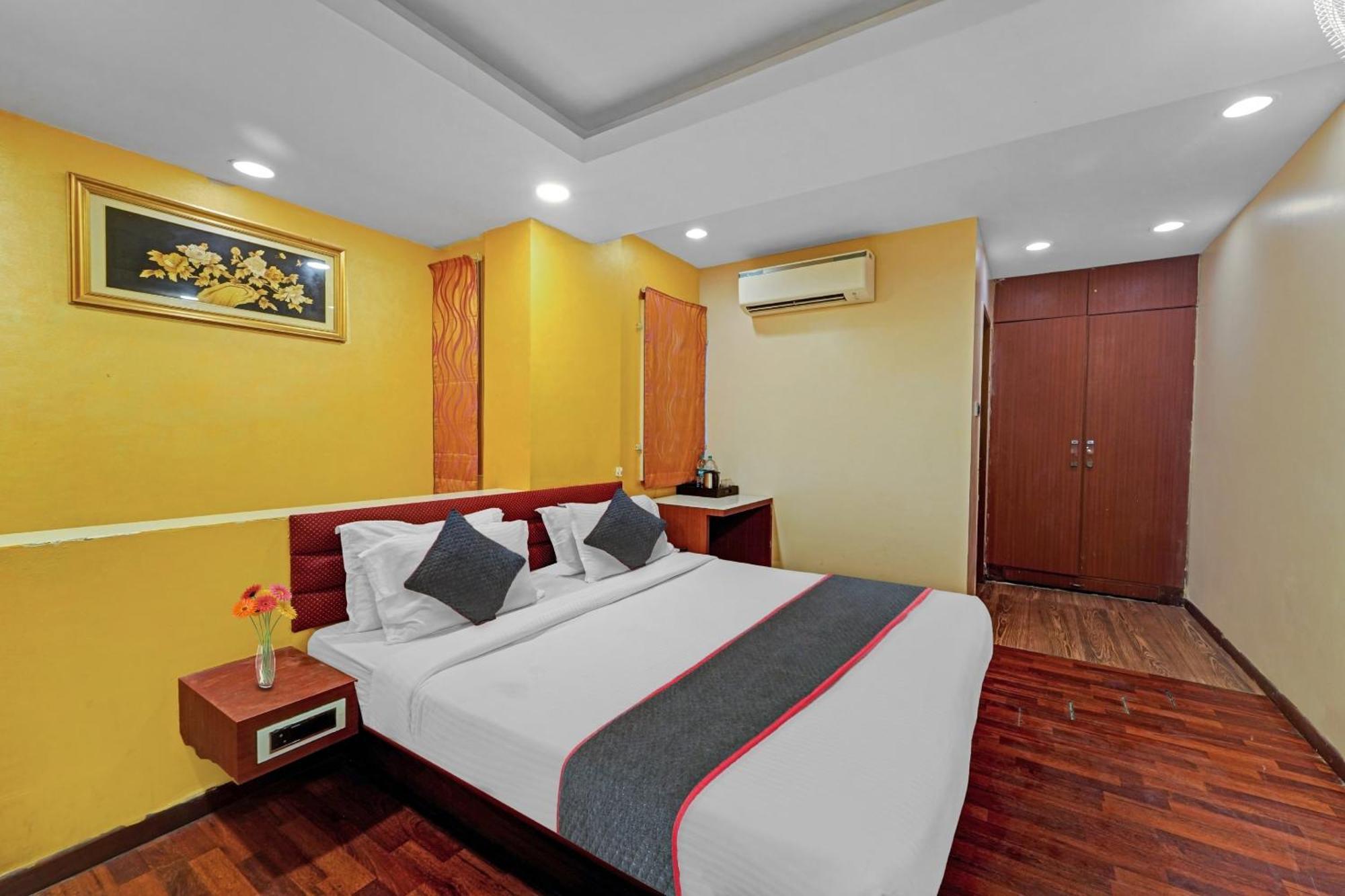 Townhouse Anna Salai Hotell Chennai Eksteriør bilde