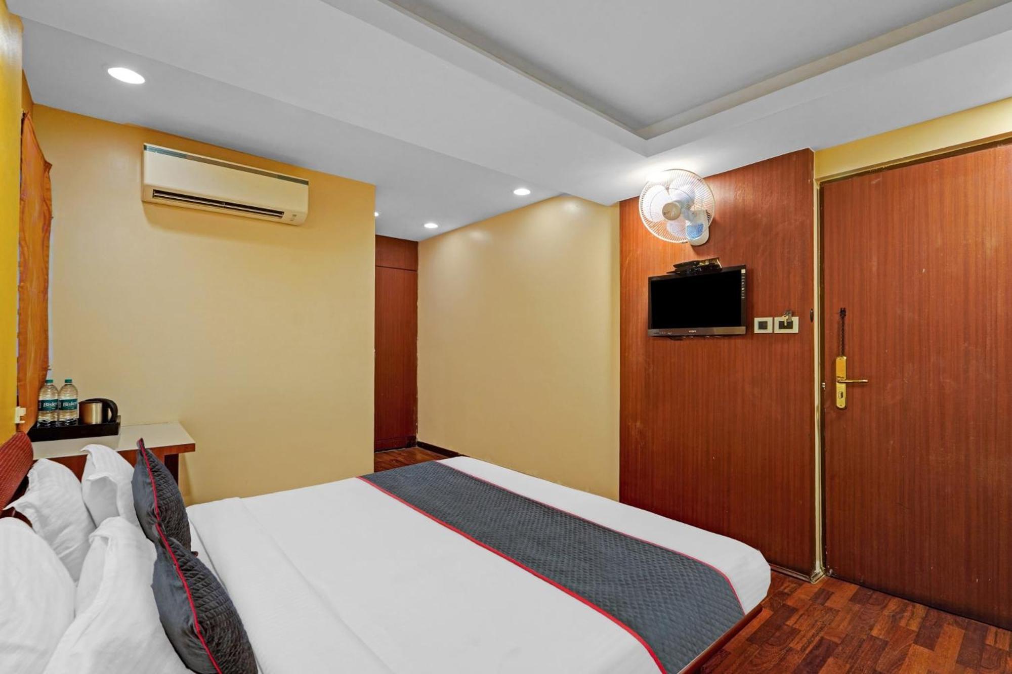 Townhouse Anna Salai Hotell Chennai Eksteriør bilde
