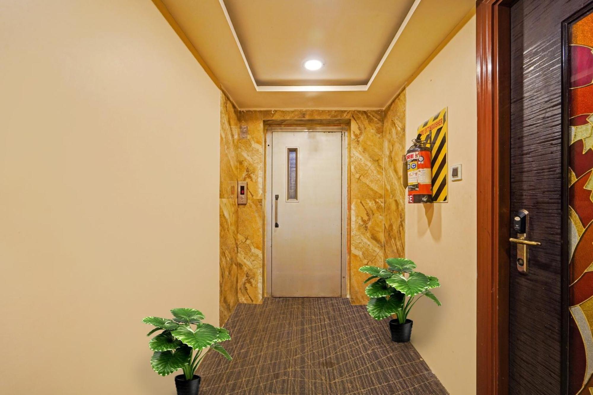 Townhouse Anna Salai Hotell Chennai Eksteriør bilde