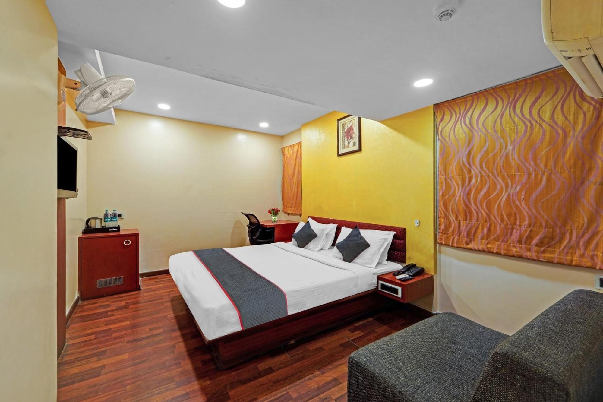 Townhouse Anna Salai Hotell Chennai Eksteriør bilde