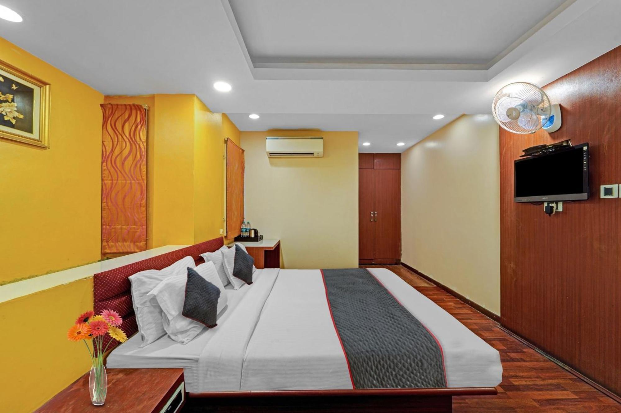 Townhouse Anna Salai Hotell Chennai Eksteriør bilde
