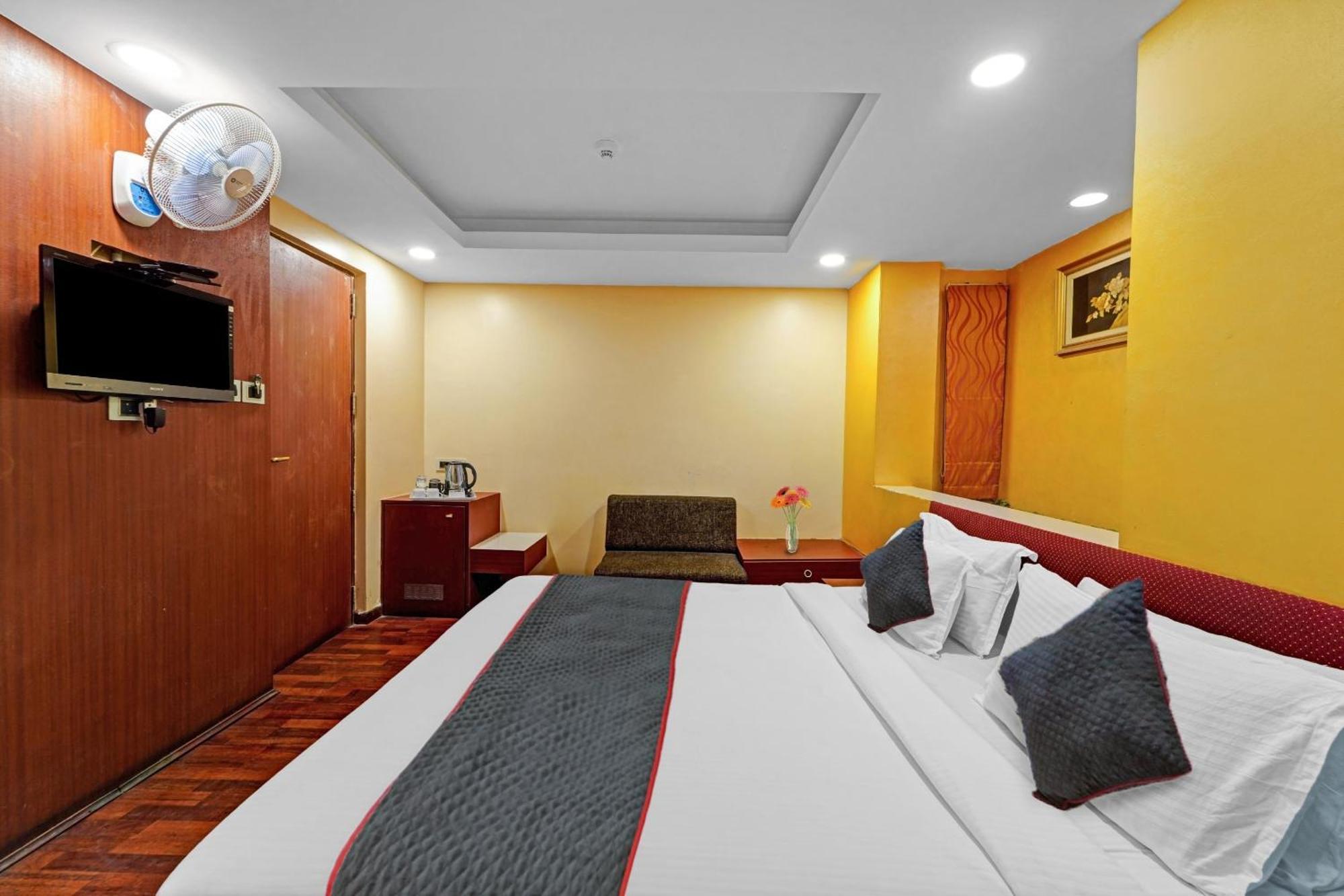 Townhouse Anna Salai Hotell Chennai Eksteriør bilde