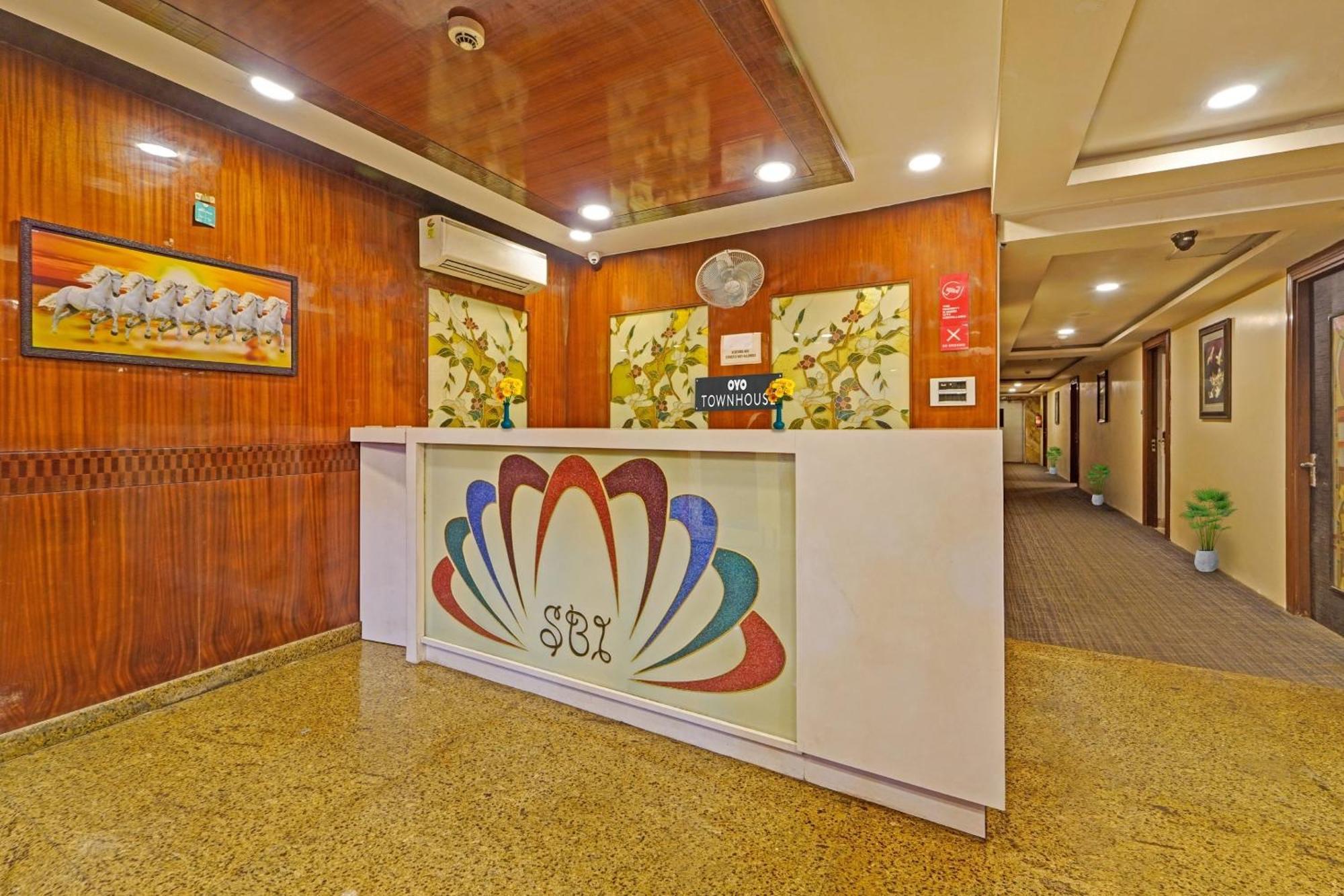 Townhouse Anna Salai Hotell Chennai Eksteriør bilde